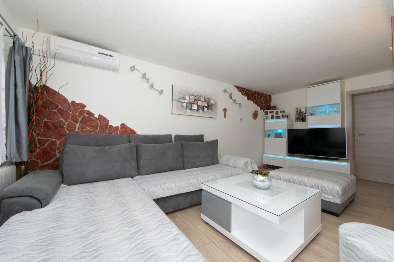 Ferienwohnung David I Rino Brela Exterior foto